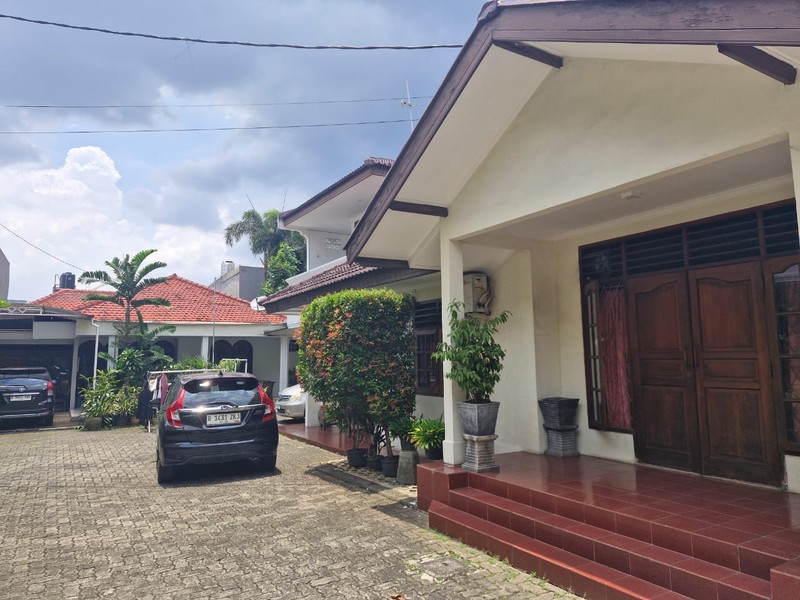 Dijual cepat rumah tua hitung tanah Cilandak Jakarta selatan