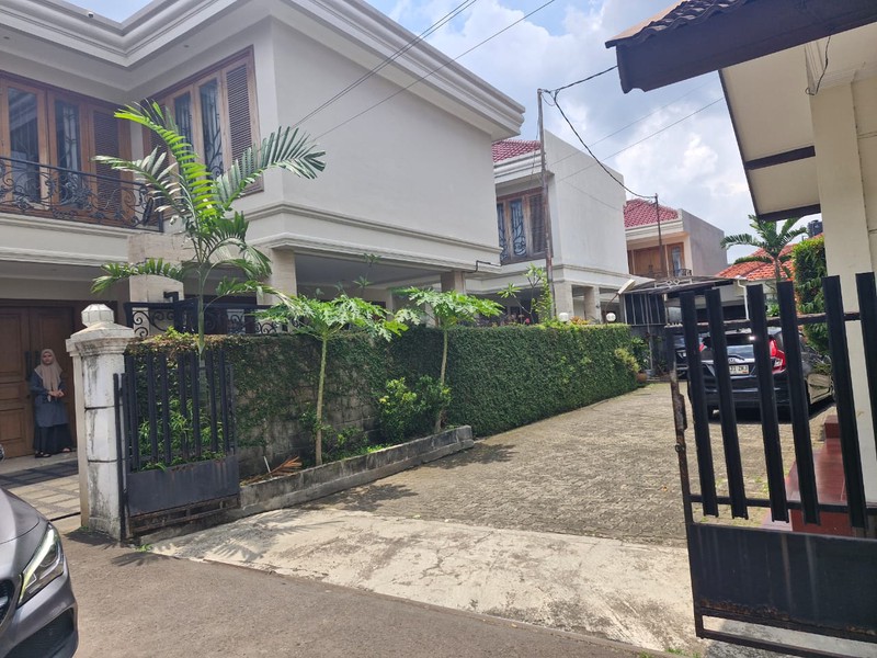 Dijual cepat rumah tua hitung tanah Cilandak Jakarta selatan
