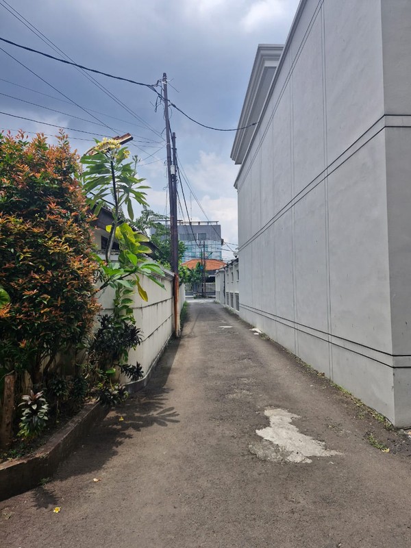 Dijual cepat rumah tua hitung tanah Cilandak Jakarta selatan