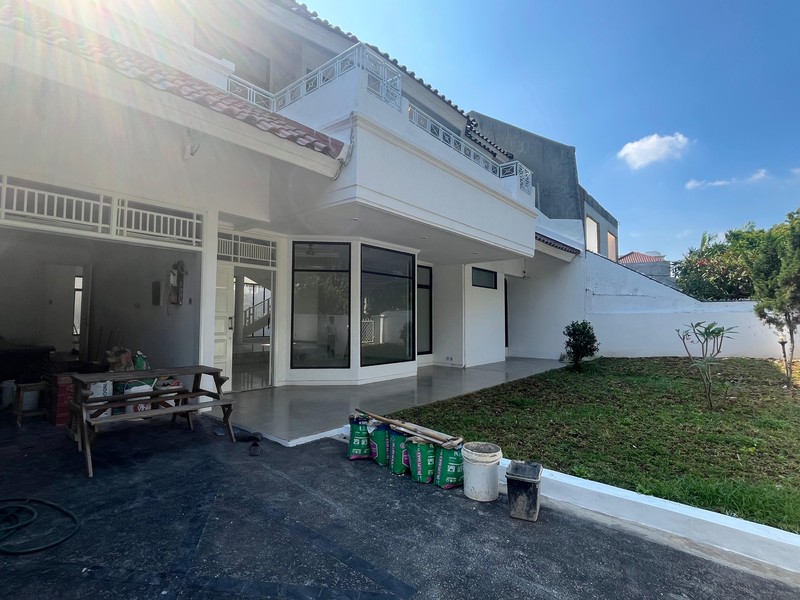 RUMAH DIJUAL JALAN CINIRU KEBAYORAN BARU JAKARTA SELATAN