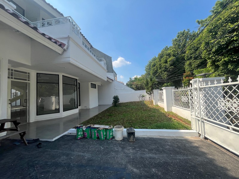 RUMAH DIJUAL JALAN CINIRU KEBAYORAN BARU JAKARTA SELATAN