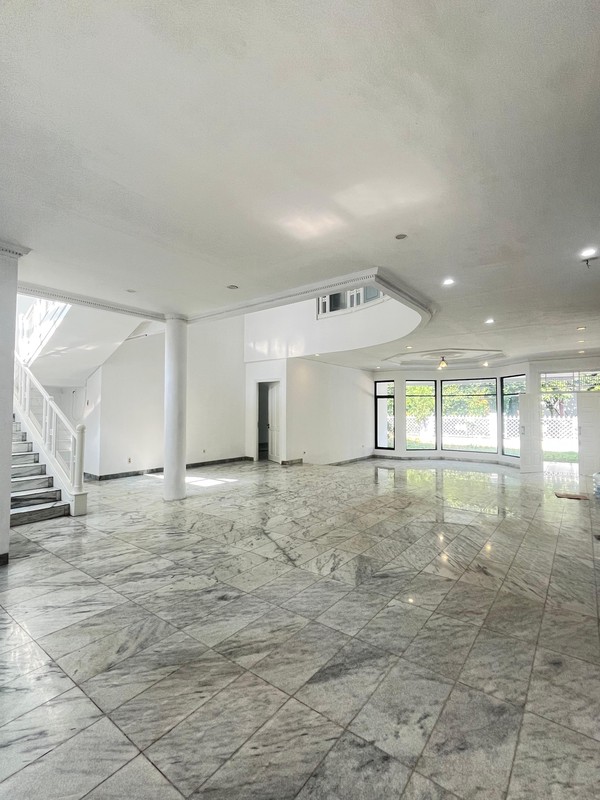 RUMAH DIJUAL JALAN CINIRU KEBAYORAN BARU JAKARTA SELATAN