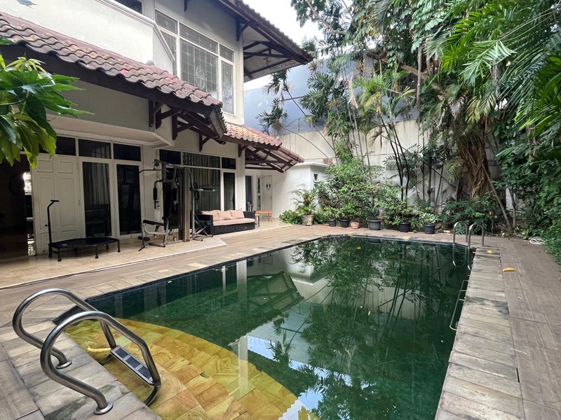 RUMAH DIJUAL JALAN SENJAYA BUNTU KEBAYORAN BARU JAKARTA SELATAN