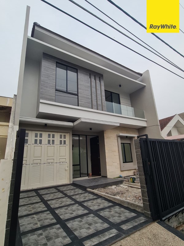 Dijual Rumah 2 lantai di Manyar Kertoadi Surabaya