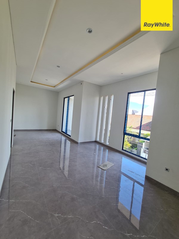 Dijual Rumah 2 lantai di Manyar Kertoadi Surabaya