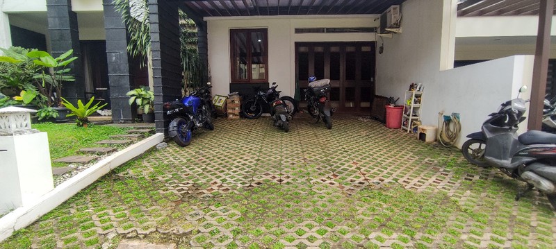 Rumah Siap Huni dengan Hunian Nyaman dan Asri di Bintaro Sektor 9