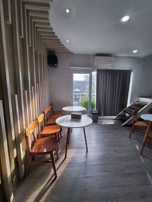 Ruko 3½ Lantai Siap Pakai Lokasi Strategis Pinggir Jalan Raya @Pondok Indah, Jakarta Selatan