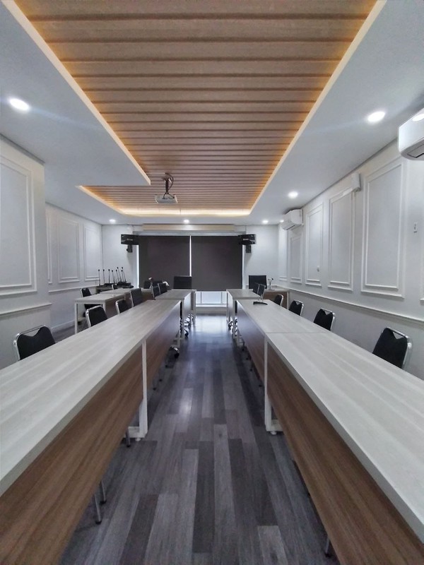 Ruko 3½ Lantai Siap Pakai Lokasi Strategis Pinggir Jalan Raya @Pondok Indah, Jakarta Selatan