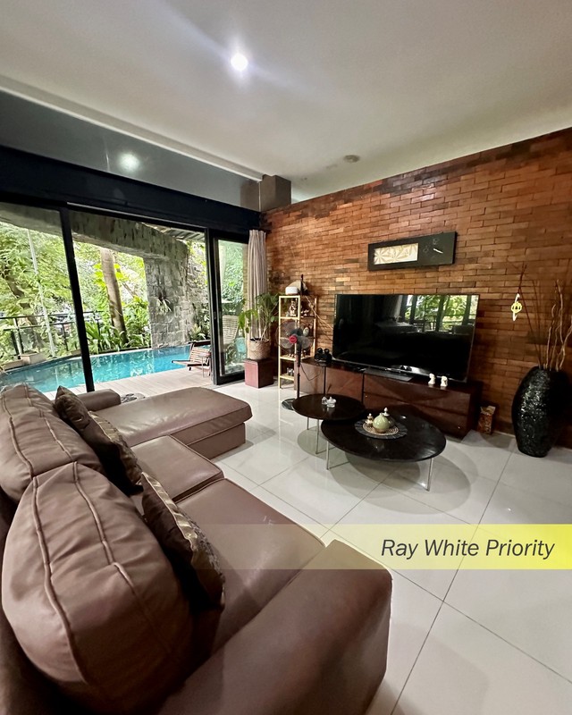 ARTISTIC ELEGANCE, LEXURY AND MODERN HOUSE, BINTARO SEKTOR 9, TANGERANG SELATAN