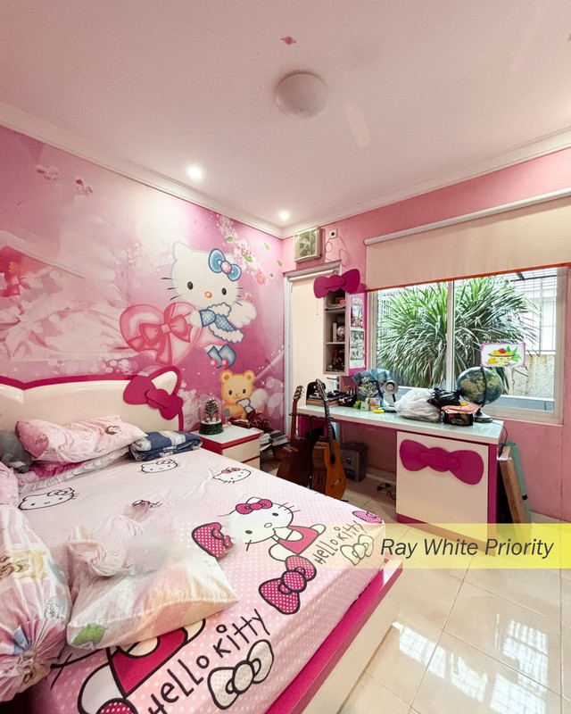 RUMAH MINIMALIS FULL FURNISHED DI KAWASAN ELIT ALAM SUTERA, TANGERANG SELATAN