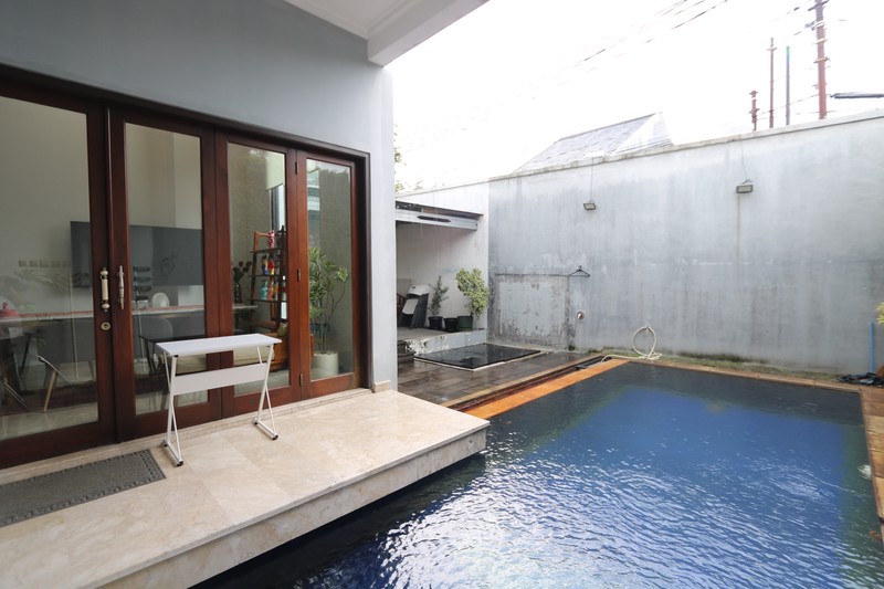 RUMAH MODERN MINIMALIS DENGAN KOLAM RENANG DI JATI PADANG PASAR MINGGU, DEKAT CILANDAK, TB SIMATUPANG / For Sale : A Modern & Minimalist Home with Pool #WWDD