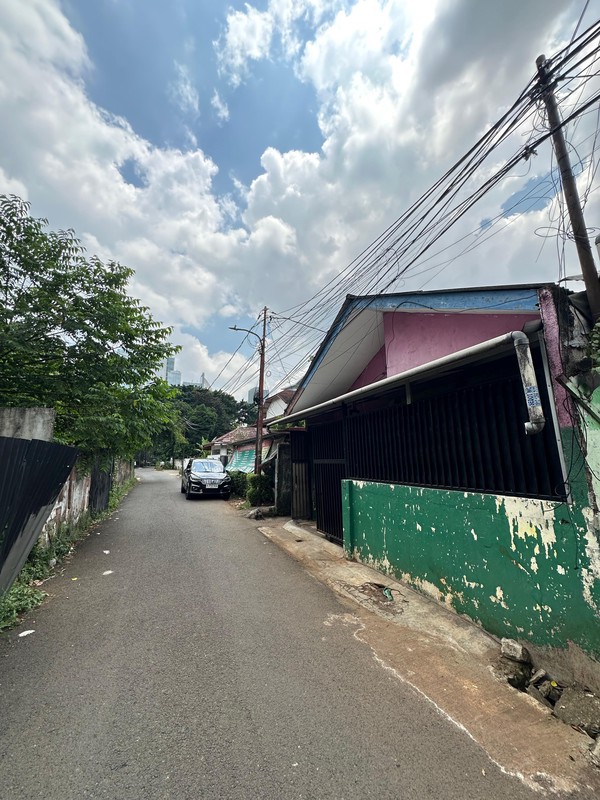 Dijual Tanah + Bangunan 1,5 lantai di area Intan Ujung Cilandak Barat