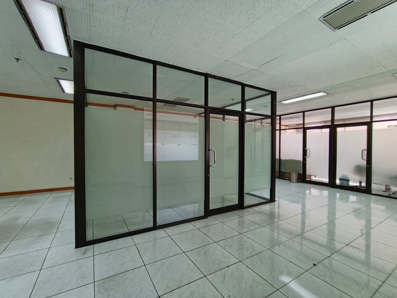 3 Office Space Strategis di Tanah Abang 3, Jakarta Pusat
