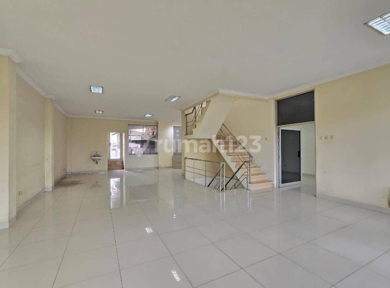 Ruko Murah 3 Lantai di Mainroad Batununggal