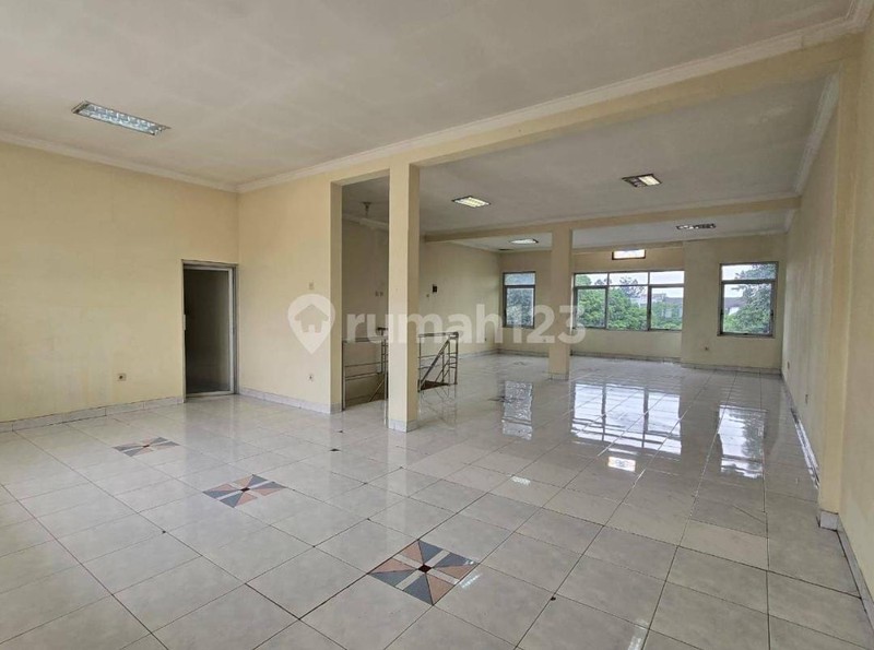 Ruko Murah 3 Lantai di Mainroad Batununggal