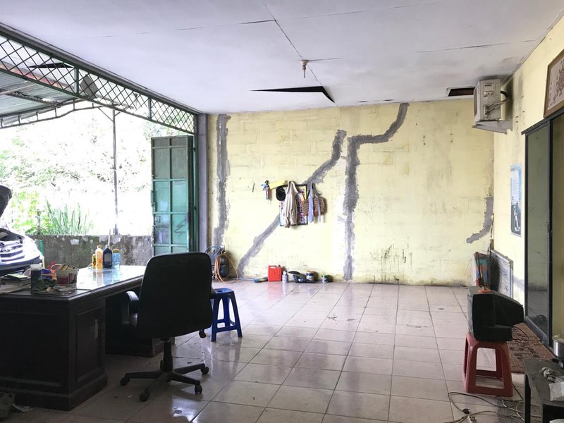 RUmah Hitung Tanah, Lokasi Pinggir Jalan, dan Strategis @Aria Putra, Ciputat