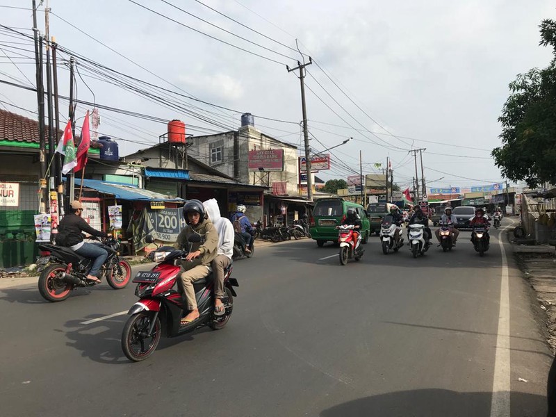 RUmah Hitung Tanah, Lokasi Pinggir Jalan, dan Strategis @Aria Putra, Ciputat
