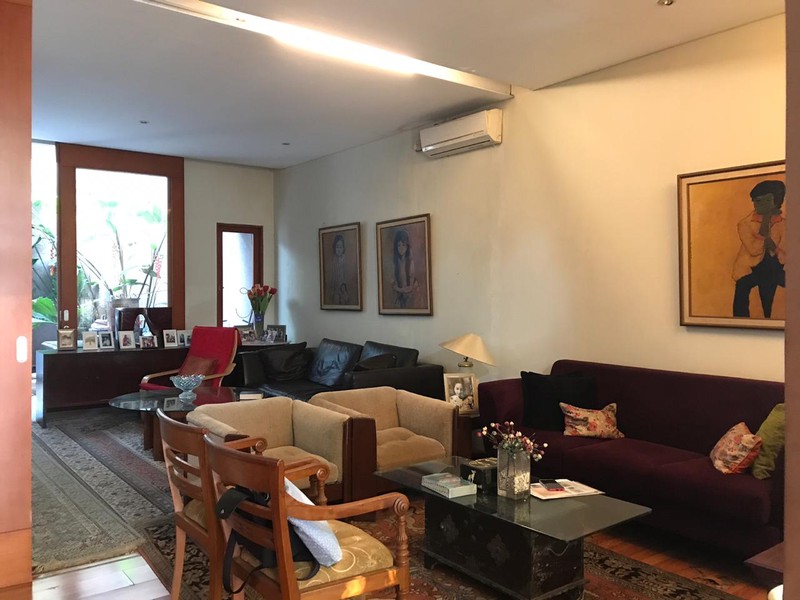 Rumah Siap Huni, Halaman Luas dan Hunian Nyaman @Puri Bintaro