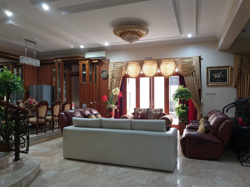 Rumah MEWAH, Siap Huni, dan Lokasi Strategis @Dharmawangsa, Kebayoran Baru