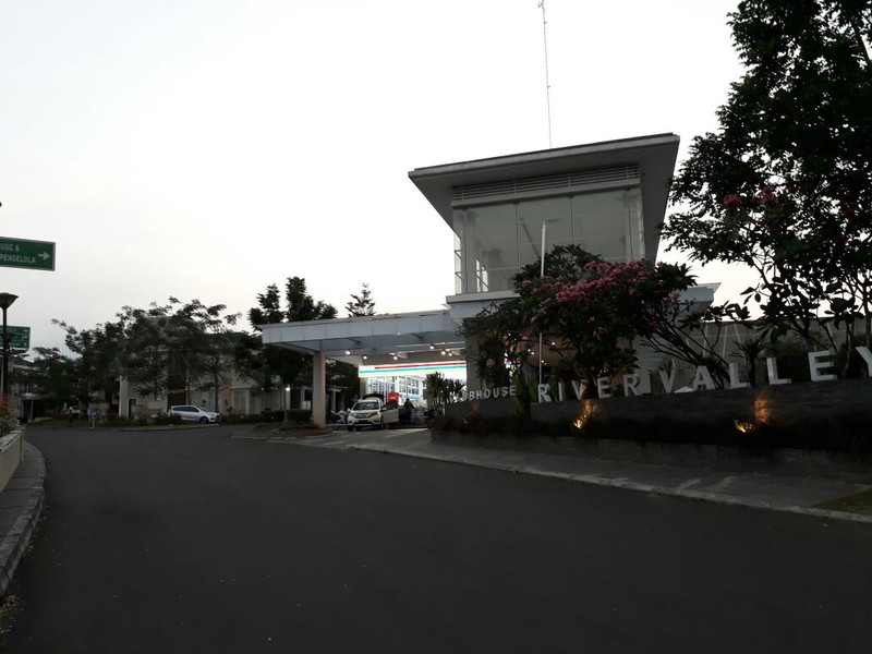 Rumah Siap Huni, Fasilitas Cluster Lengkap, dan Hunian Nyaman @River Valley, Lebak Bulus