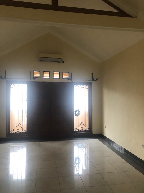 Rumah Siap Huni, Hunian Nyaman dan Asri @Mertilang, Bintaro