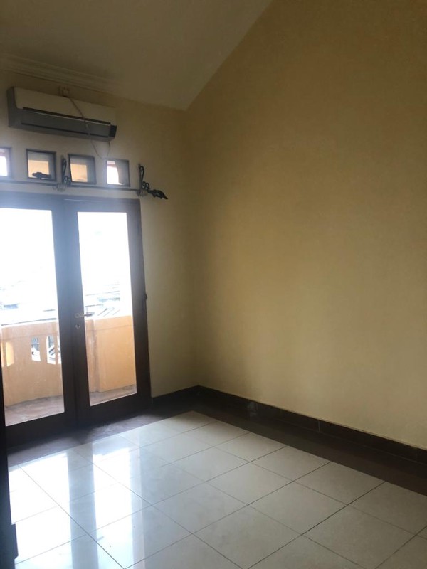 Rumah Siap Huni, Hunian Nyaman dan Asri @Mertilang, Bintaro