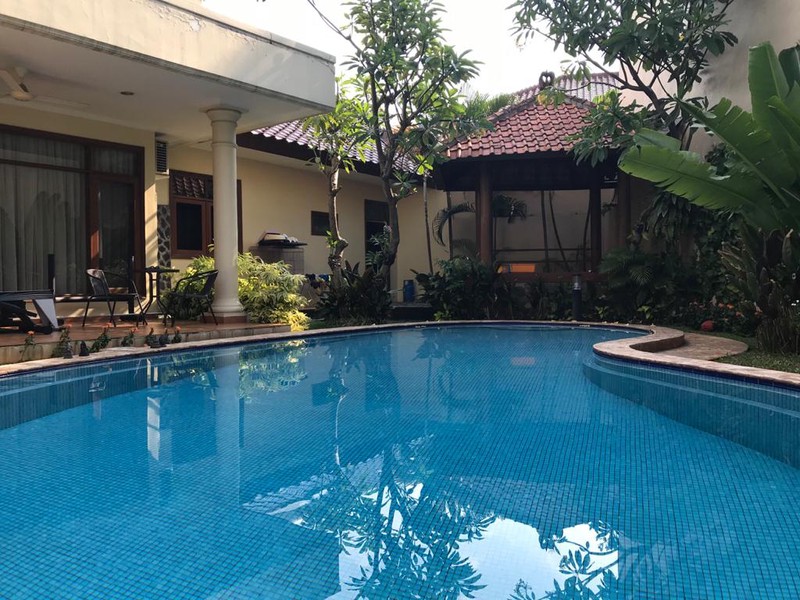 Rumah MEWAH, Lokasi Strategis dan Halaman Luas @Jl Anggur Barat, Cipete