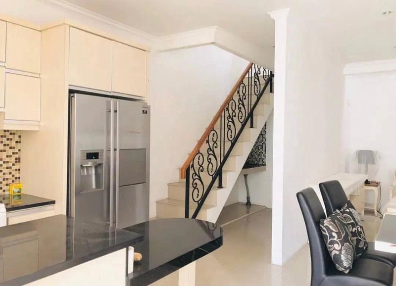 Rumah MEWAH dan Siap Huni, Lokasi Strategis @Mertilang, Bintaro