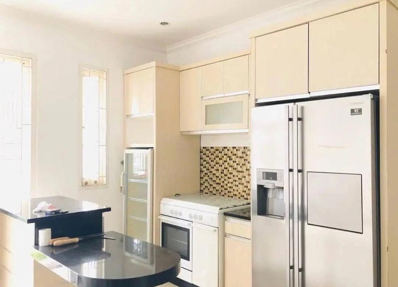 Rumah MEWAH dan Siap Huni, Lokasi Strategis @Mertilang, Bintaro