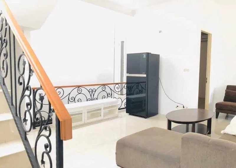 Rumah MEWAH dan Siap Huni, Lokasi Strategis @Mertilang, Bintaro