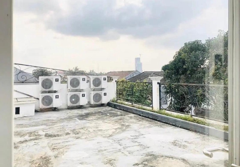 Rumah MEWAH dan Siap Huni, Lokasi Strategis @Mertilang, Bintaro