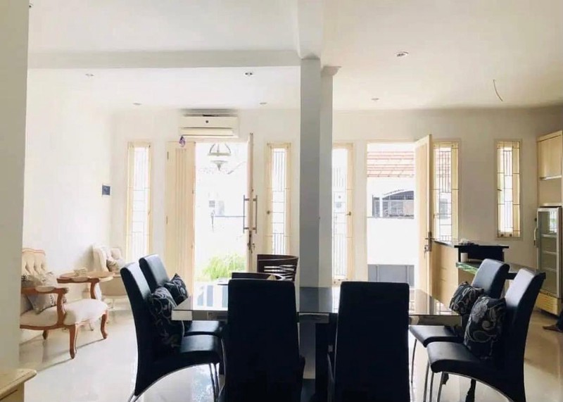 Rumah MEWAH dan Siap Huni, Lokasi Strategis @Mertilang, Bintaro