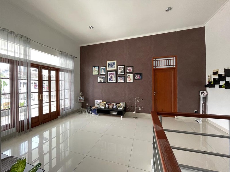 Rumah MEWAH, Design Luas dan Hunian Nyaman @Mandar, Bintaro