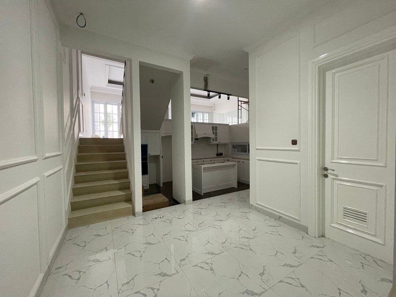 Rumah MEWAH Siap Huni dan Hunian Nyaman @Kebayoran Village