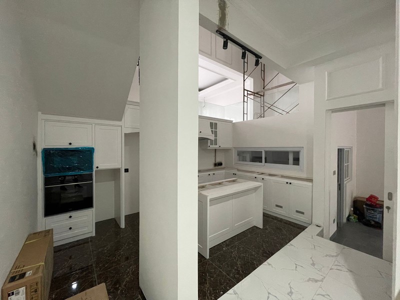 Rumah MEWAH Siap Huni dan Hunian Nyaman @Kebayoran Village