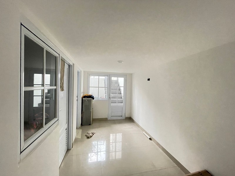 Rumah MEWAH Siap Huni dan Hunian Nyaman @Kebayoran Village