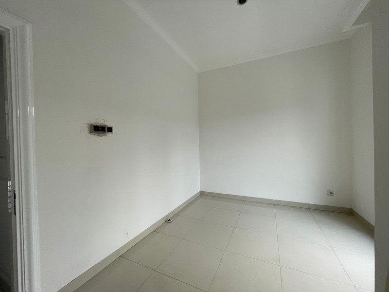 Rumah MEWAH Siap Huni dan Hunian Nyaman @Kebayoran Village