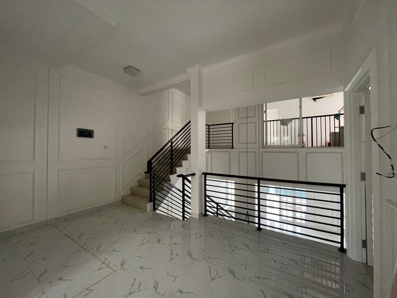 Rumah MEWAH Siap Huni dan Hunian Nyaman @Kebayoran Village