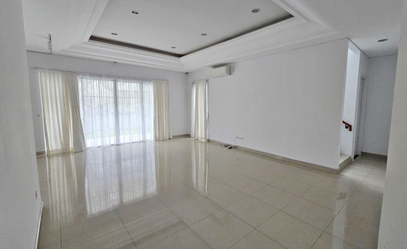 For rent open space house semi furnish at De Park De Maja BSD CITY