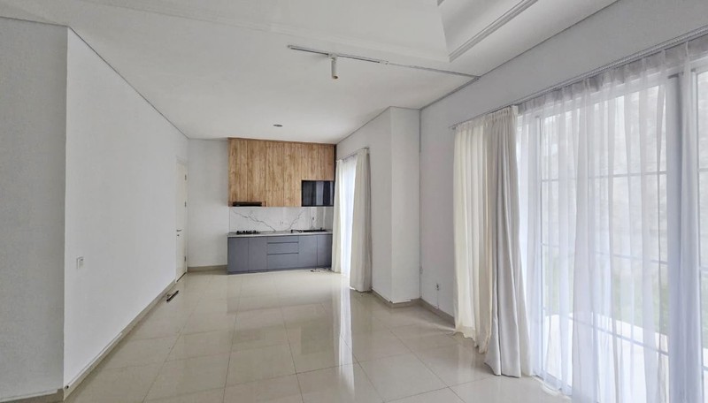 For rent open space house semi furnish at De Park De Maja BSD CITY