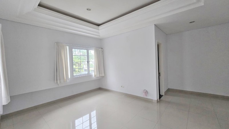 For rent open space house semi furnish at De Park De Maja BSD CITY