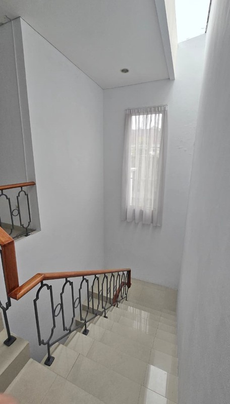For rent open space house semi furnish at De Park De Maja BSD CITY