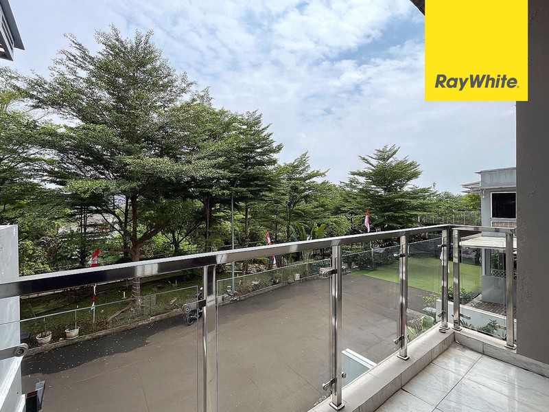 Rumah Depan Taman di Anabuki Residence Jatiasih, Cibubur