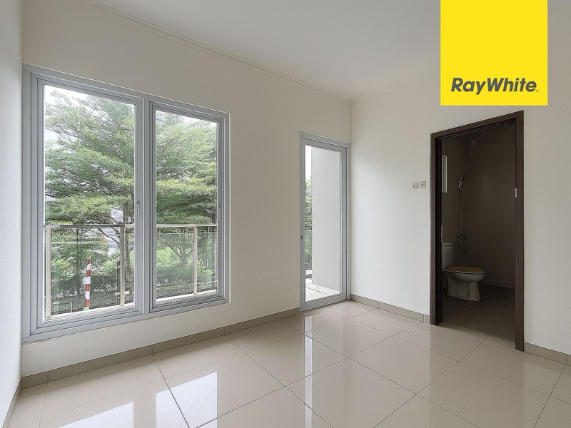 Rumah Depan Taman di Anabuki Residence Jatiasih, Cibubur