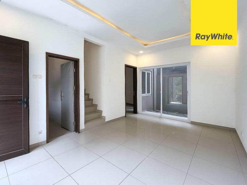 Rumah Depan Taman di Anabuki Residence Jatiasih, Cibubur