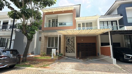 Disewa Rumah 2 Lantai Semi Furnished Siap Huni dengan KT 4+1 dan KM 3+1 Hunian Nyaman dan Asri @Bintaro, Sektor 7