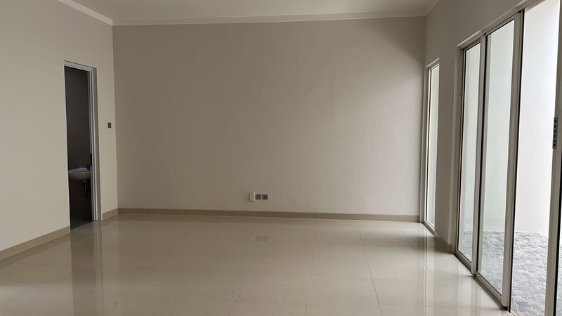 Disewa Rumah 2 Lantai Semi Furnished Siap Huni dengan KT 4+1 dan KM 3+1 Hunian Nyaman dan Asri @Bintaro, Sektor 7