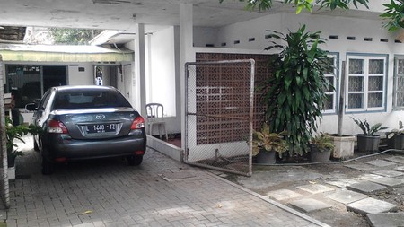 Dijual Rumah Besar ,Jl.Karang Menjangan 