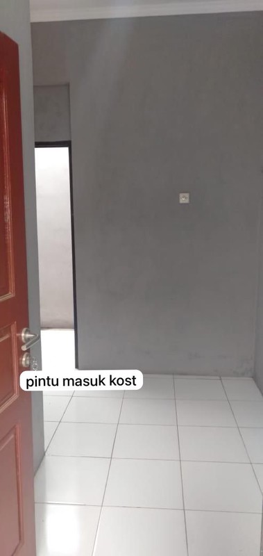 Dijual Rumah Lokasi Strategis ada 7 Pintu Kontrakan di Dalamnya dengan 1 KT 1 KM Sertifikat SHM
