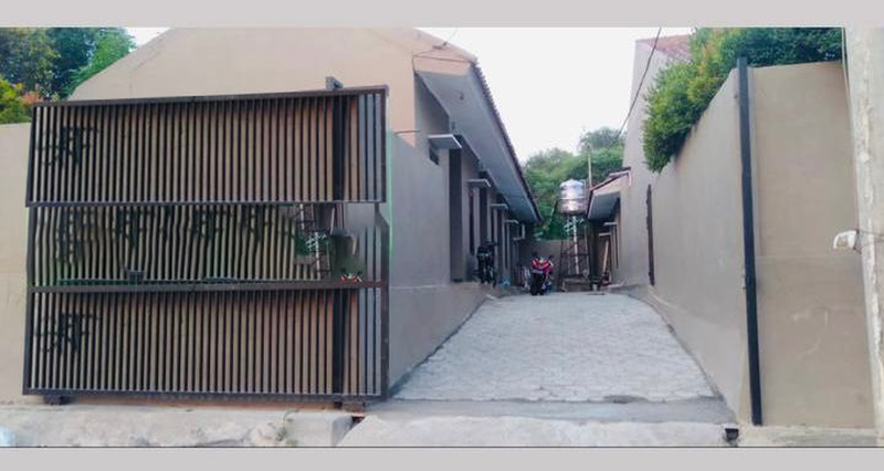 Dijual Rumah Lokasi Strategis ada 7 Pintu Kontrakan di Dalamnya dengan 1 KT 1 KM Sertifikat SHM